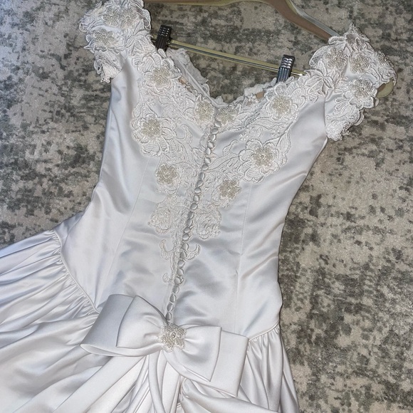 Off Shoulder Wedding Dress - Picture 8 of 9